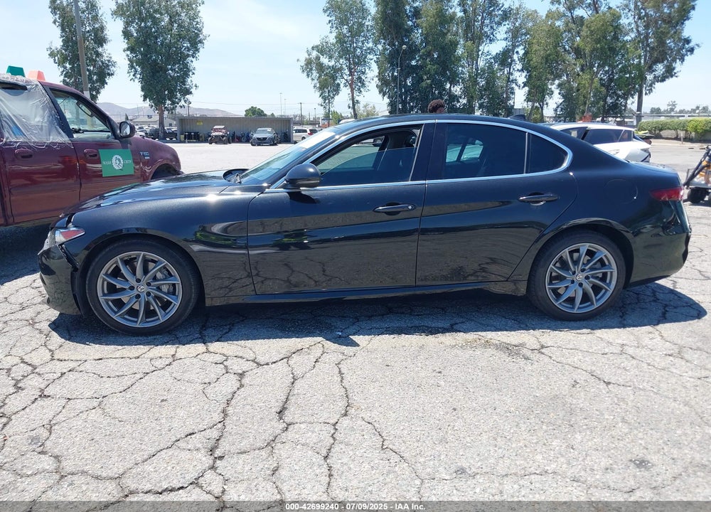 2017 ALFA ROMEO GIULIA VIN: ZARFAEDN7H7532266