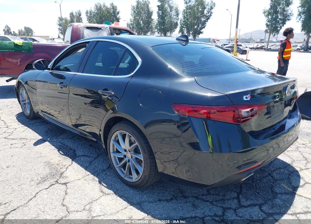2017 ALFA ROMEO GIULIA VIN: ZARFAEDN7H7532266