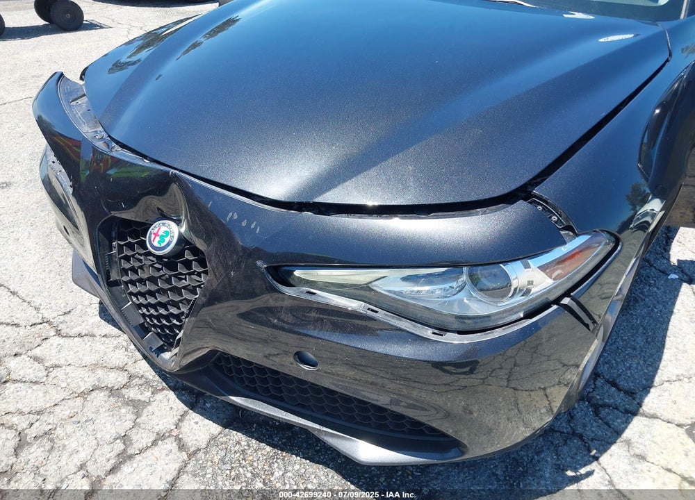 2017 ALFA ROMEO GIULIA VIN: ZARFAEDN7H7532266
