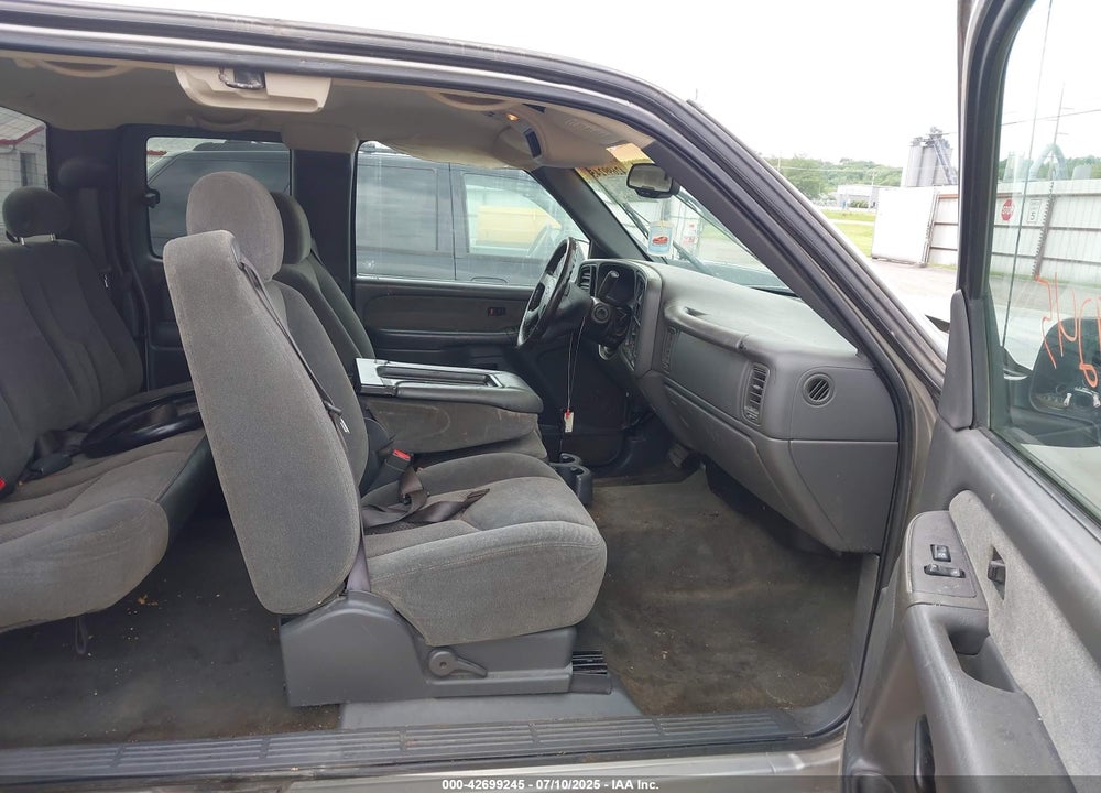 2003 CHEVROLET SILVERADO 1500 LS VIN: 2GCEC19T031299384