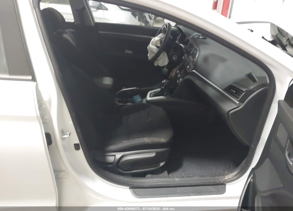 2020 HYUNDAI ELANTRA SE VIN: 5NPD74LF6LH499625
