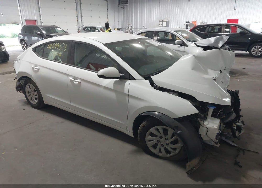 2020 HYUNDAI ELANTRA SE VIN: 5NPD74LF6LH499625
