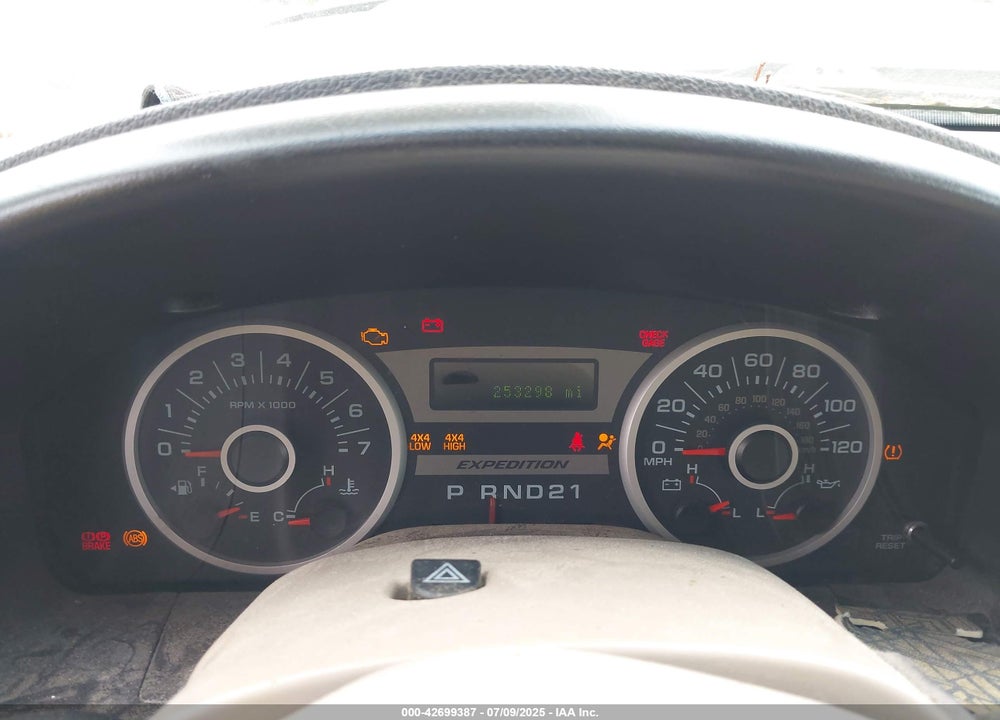 2005 FORD EXPEDITION VIN: 1FMFU18585L102679