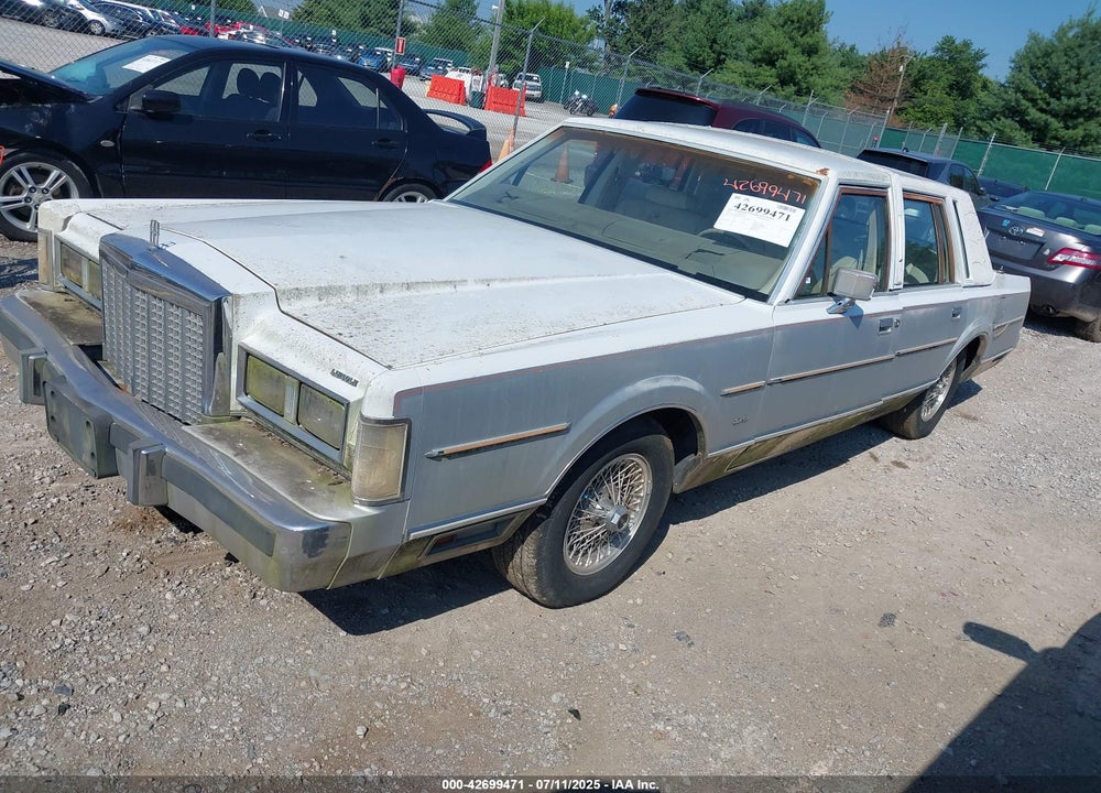1985 LINCOLN TOWN CAR VIN: 1LNBP96F9FY674464