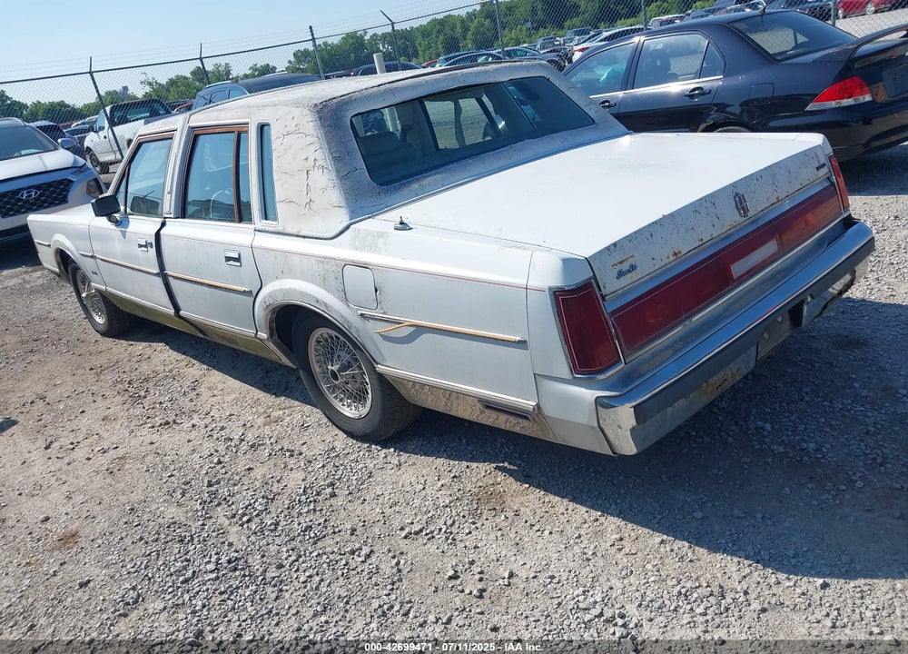 1985 LINCOLN TOWN CAR VIN: 1LNBP96F9FY674464