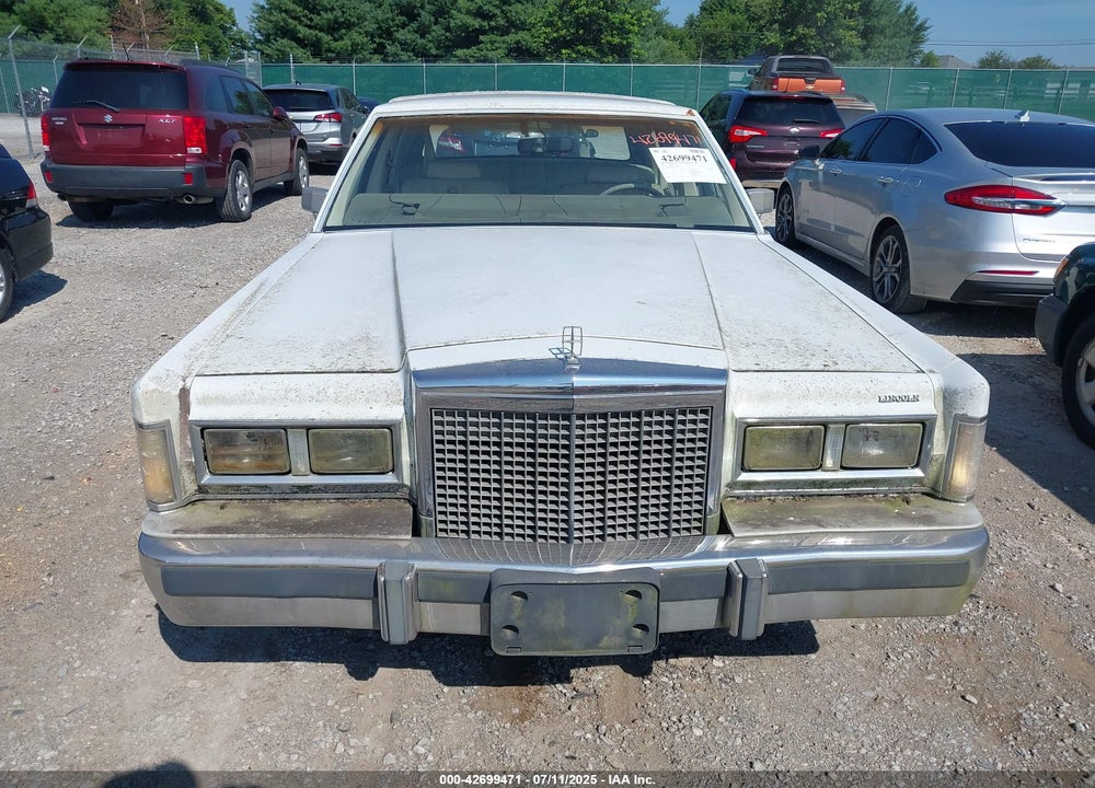 1985 LINCOLN TOWN CAR VIN: 1LNBP96F9FY674464