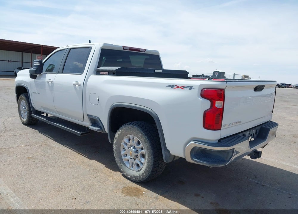 2022 CHEVROLET SILVERADO 2500HD 4WD STANDARD BED LT VIN: 1GC4YNE77NF180420