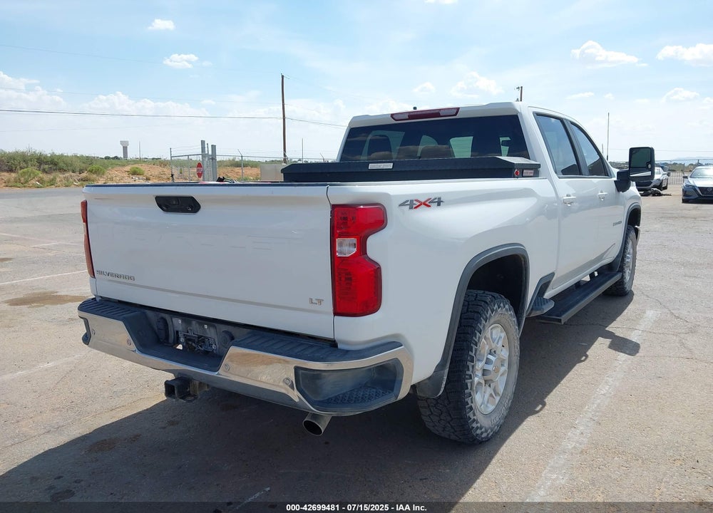 2022 CHEVROLET SILVERADO 2500HD 4WD STANDARD BED LT VIN: 1GC4YNE77NF180420