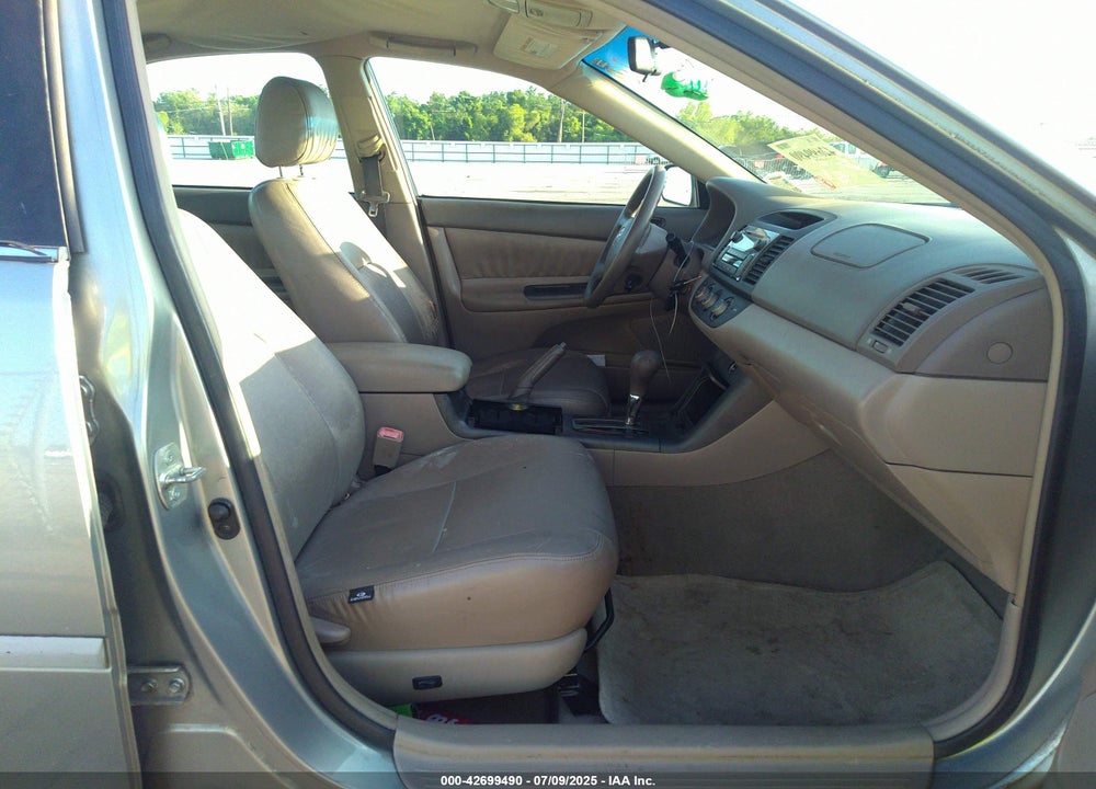 2005 TOYOTA CAMRY LE V6 VIN: 4T1BF32K15U620553
