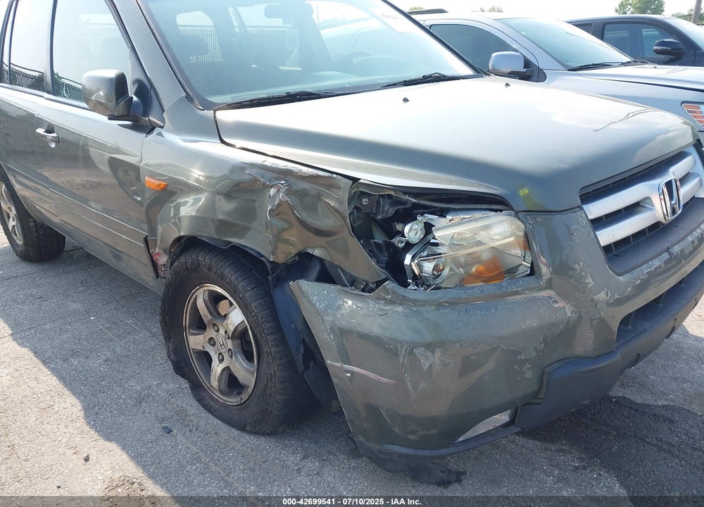 2006 HONDA PILOT EX VIN: 5FNYF184X6B026436