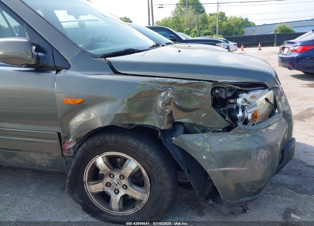 2006 HONDA PILOT EX VIN: 5FNYF184X6B026436