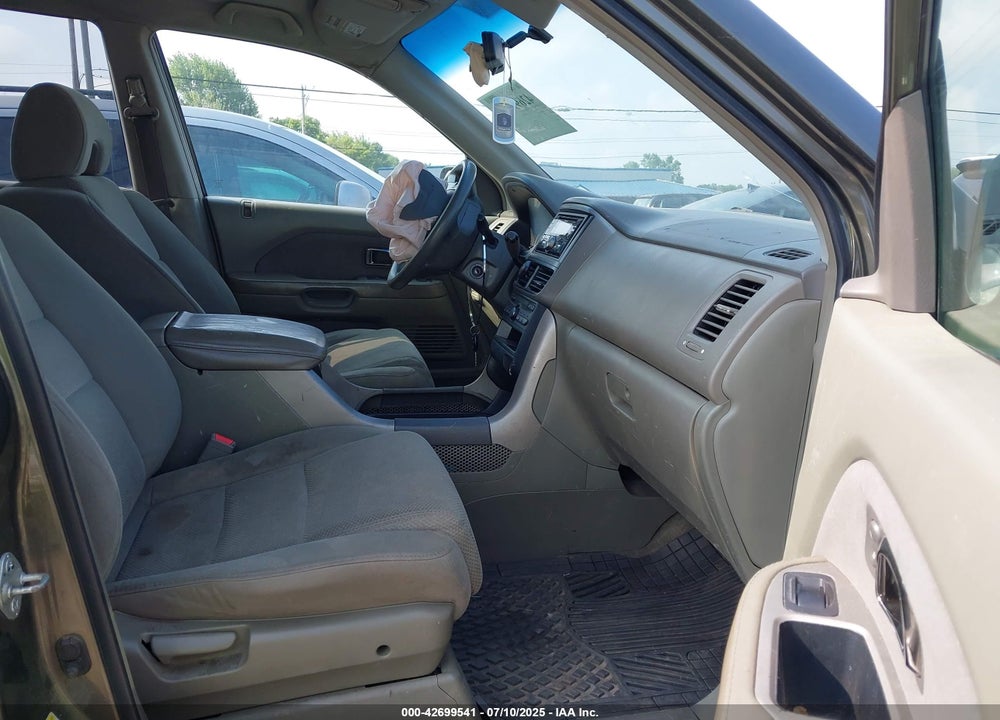 2006 HONDA PILOT EX VIN: 5FNYF184X6B026436