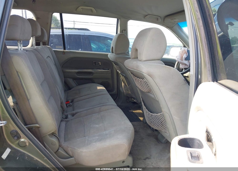 2006 HONDA PILOT EX VIN: 5FNYF184X6B026436