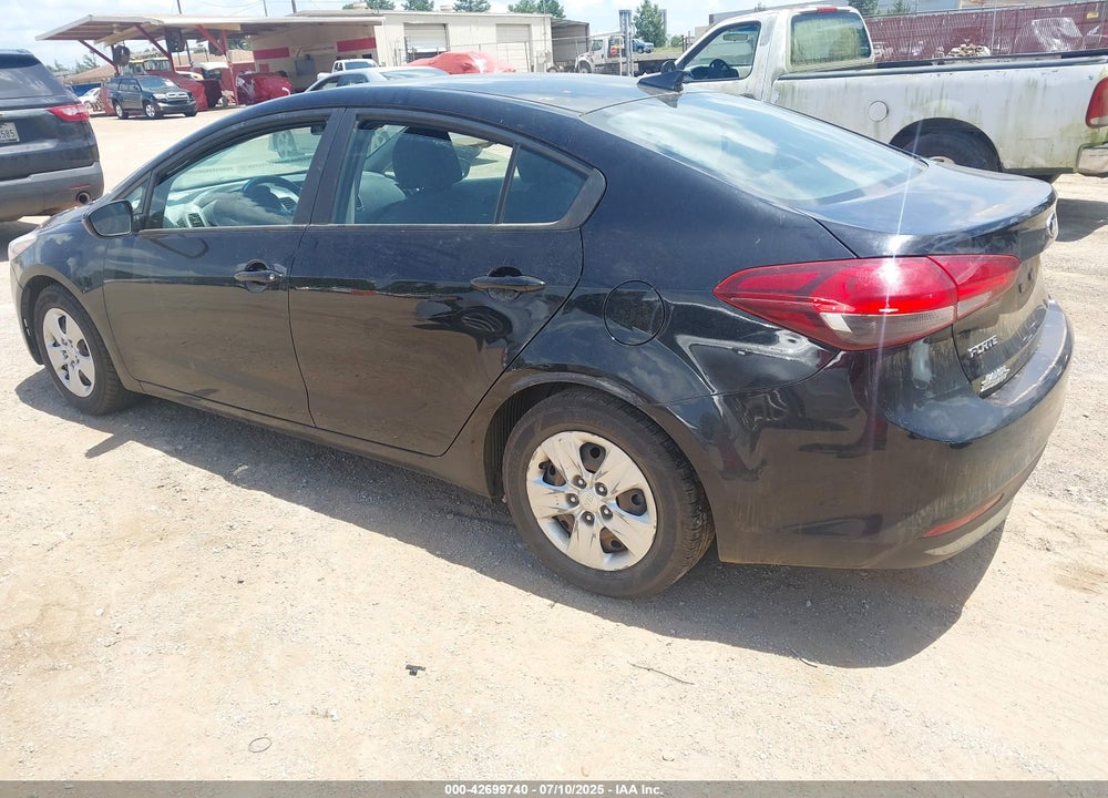 2018 KIA FORTE VIN: 3KPFL4A74JE235093