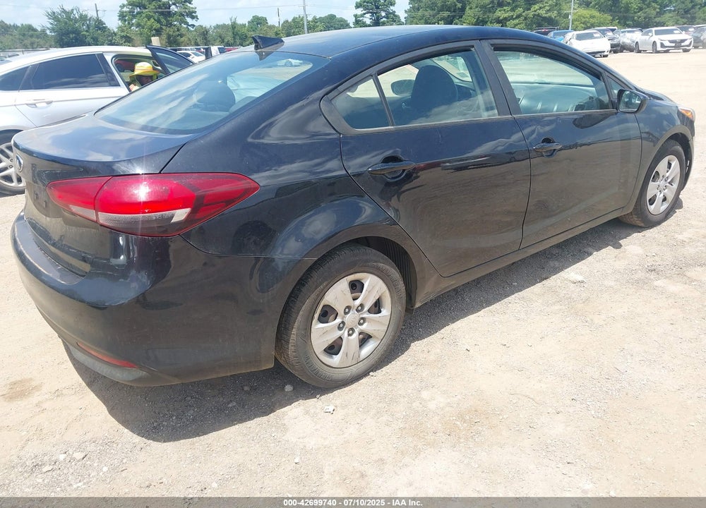 2018 KIA FORTE VIN: 3KPFL4A74JE235093