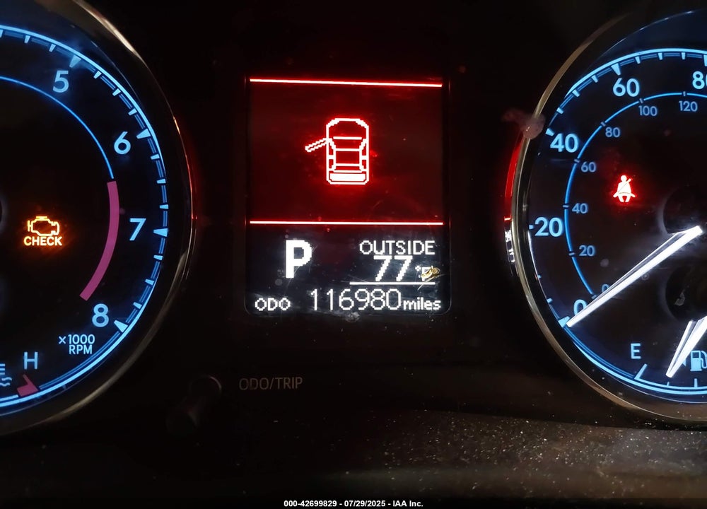 2018 TOYOTA COROLLA LE VIN: 5YFBURHE8JP743384