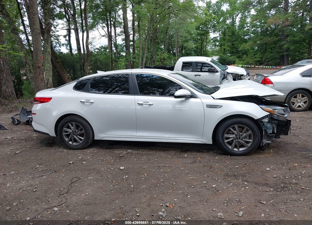 2020 KIA OPTIMA VIN: 5XXGT4L35LG431083