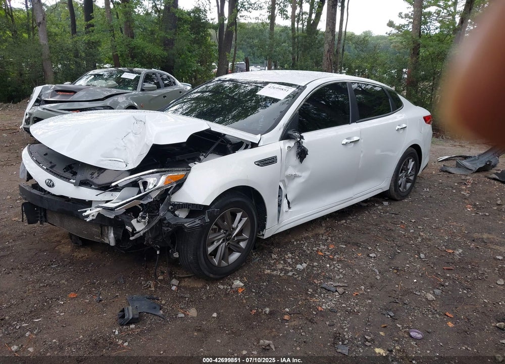2020 KIA OPTIMA VIN: 5XXGT4L35LG431083