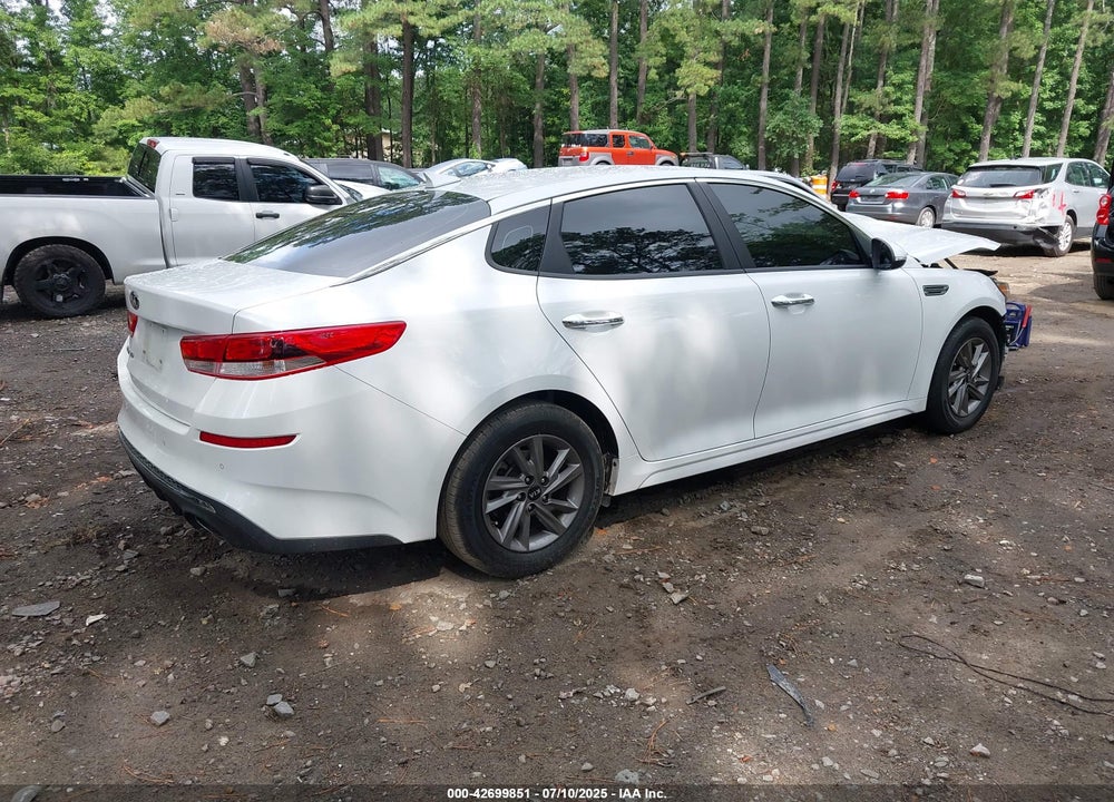 2020 KIA OPTIMA VIN: 5XXGT4L35LG431083