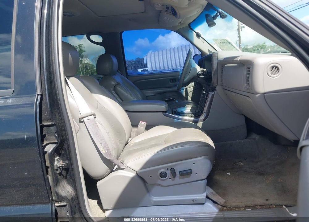 2004 GMC YUKON DENALI VIN: 1GKEK63U34J103810