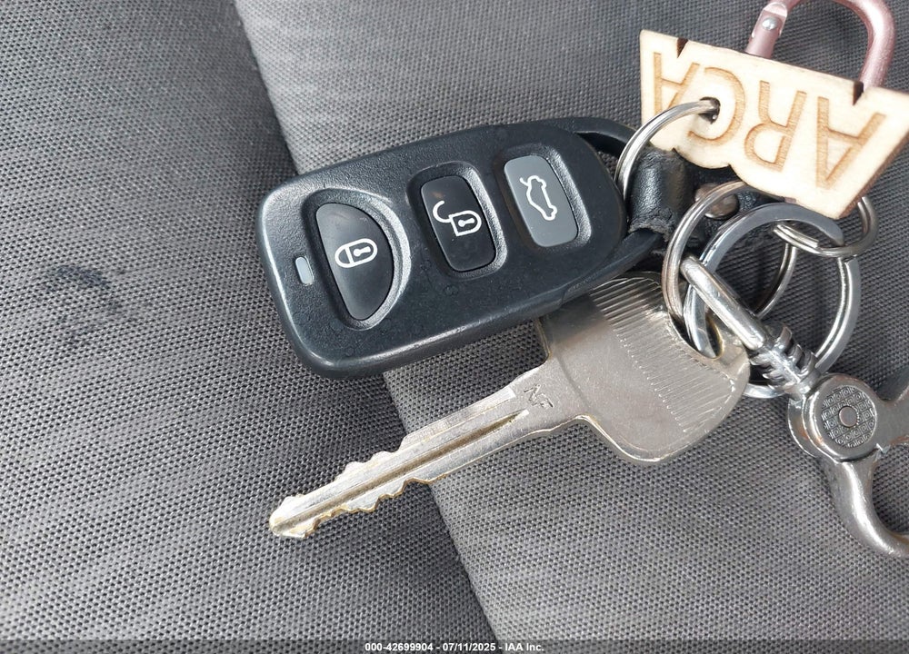 2014 HYUNDAI ELANTRA VIN: KMHDH4AE6EU182987