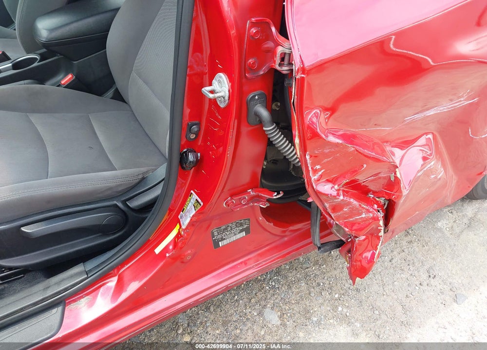 2014 HYUNDAI ELANTRA VIN: KMHDH4AE6EU182987