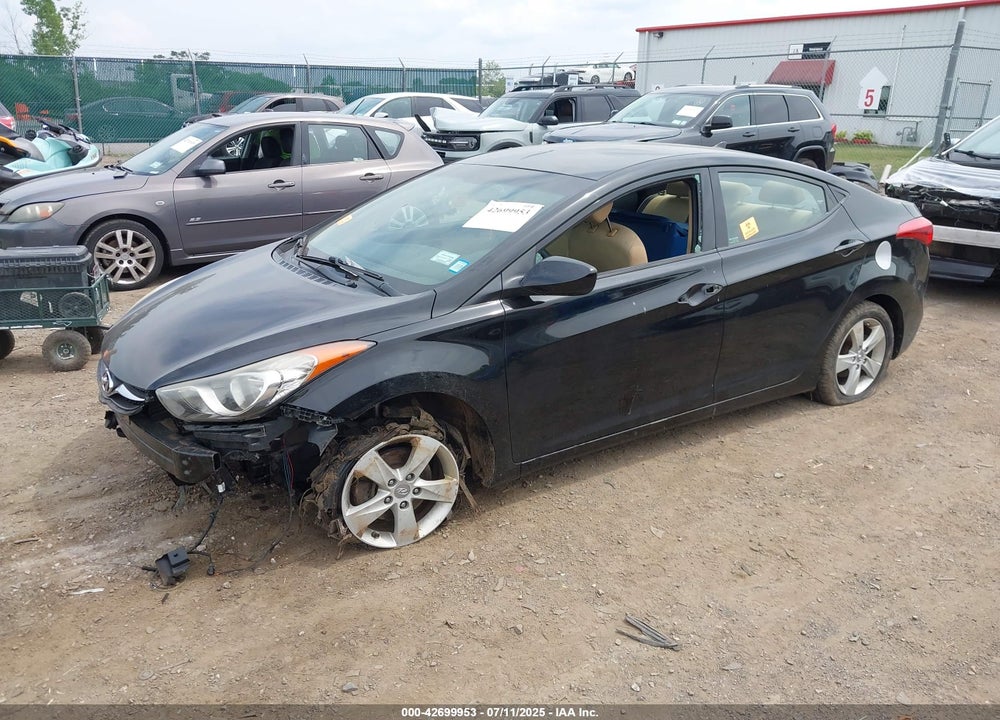 2013 HYUNDAI ELANTRA VIN: KMHDH4AE4DU983559