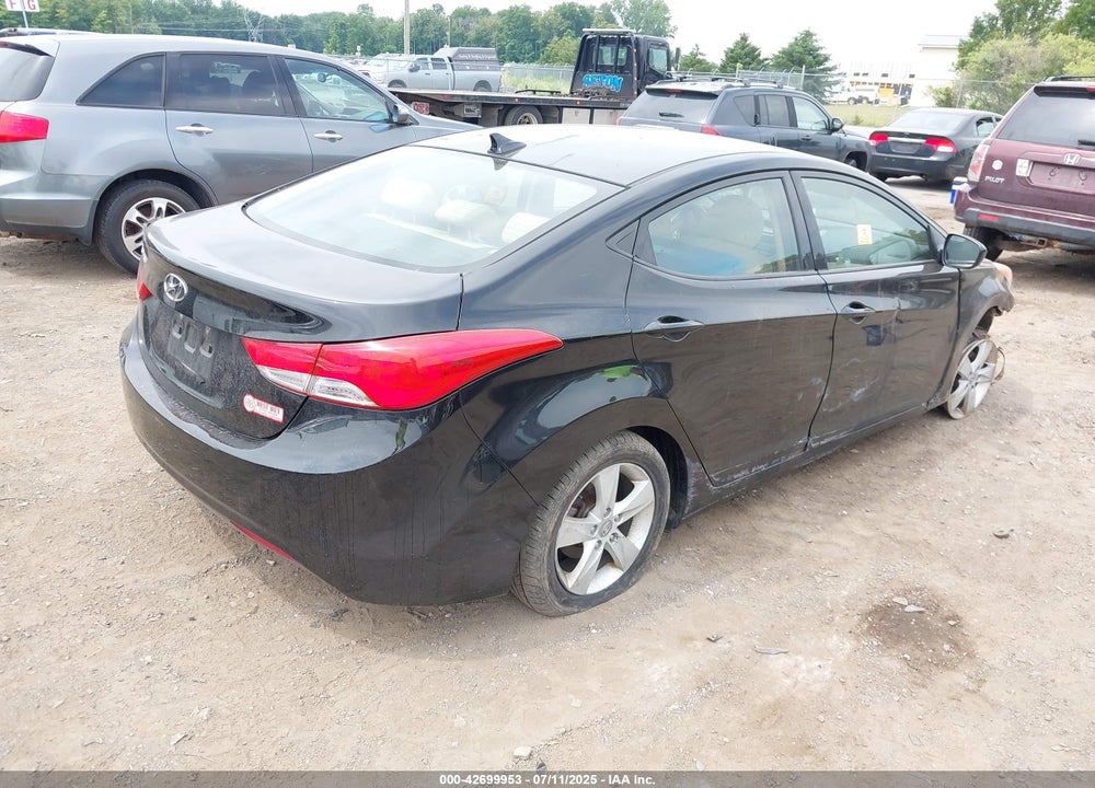 2013 HYUNDAI ELANTRA VIN: KMHDH4AE4DU983559