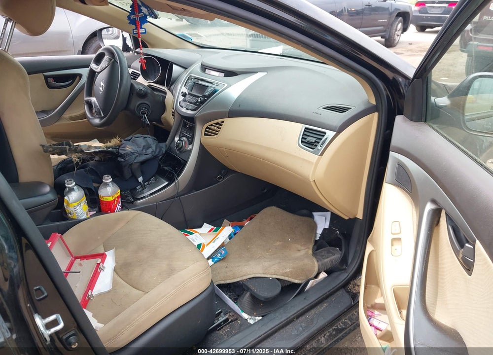 2013 HYUNDAI ELANTRA VIN: KMHDH4AE4DU983559