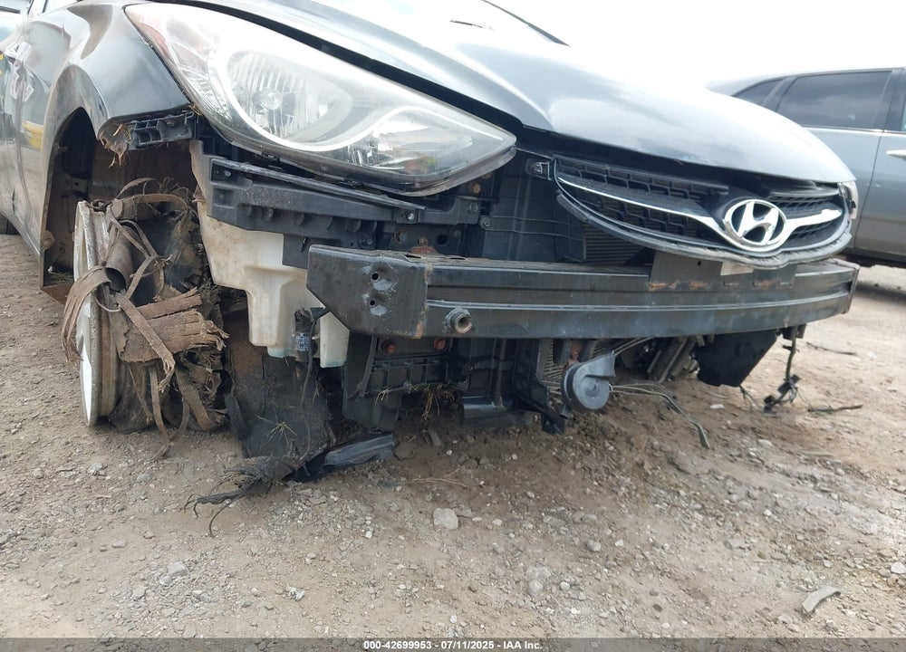 2013 HYUNDAI ELANTRA VIN: KMHDH4AE4DU983559