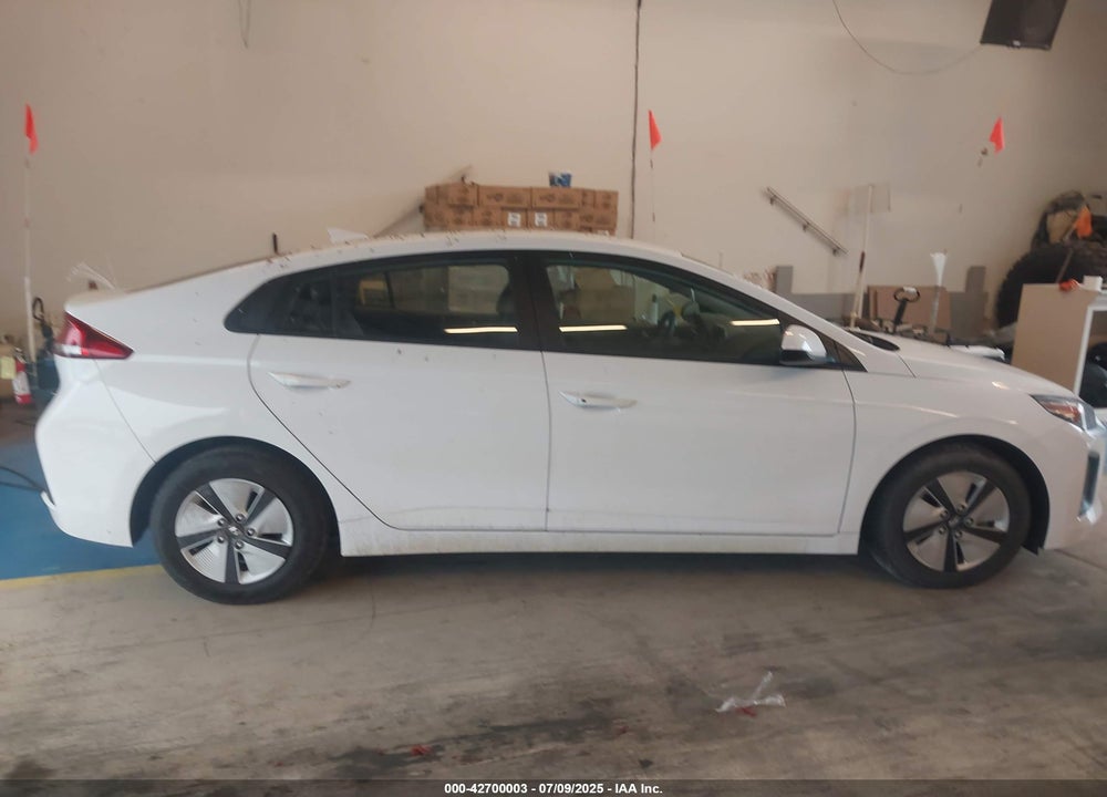 2021 HYUNDAI IONIQ HYBRID VIN: KMHC65LC6MU246382