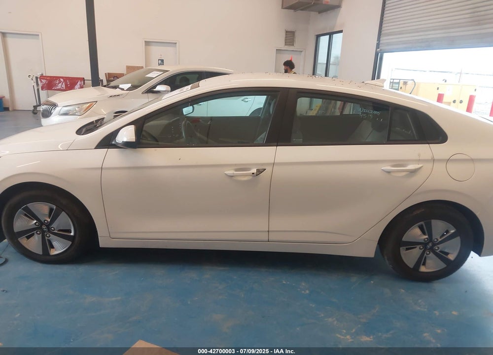 2021 HYUNDAI IONIQ HYBRID VIN: KMHC65LC6MU246382