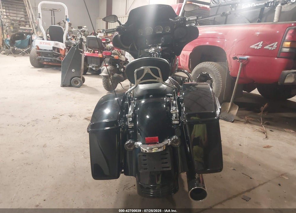 2017 HARLEY-DAVIDSON FLHX STREET GLIDE VIN: 1HD1KBC13HB608298