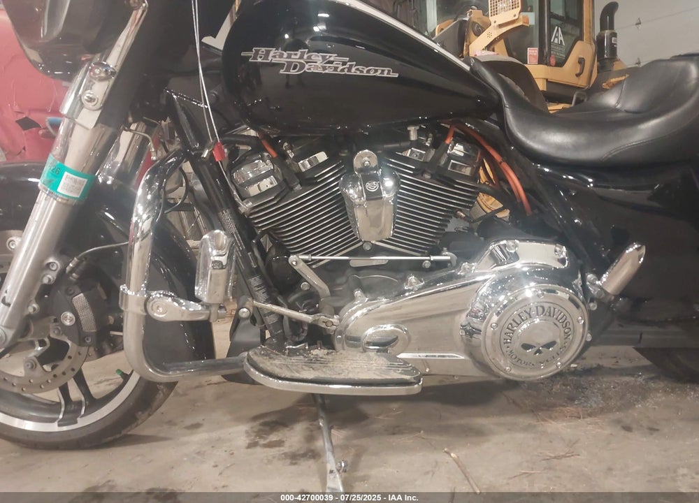 2017 HARLEY-DAVIDSON FLHX STREET GLIDE VIN: 1HD1KBC13HB608298
