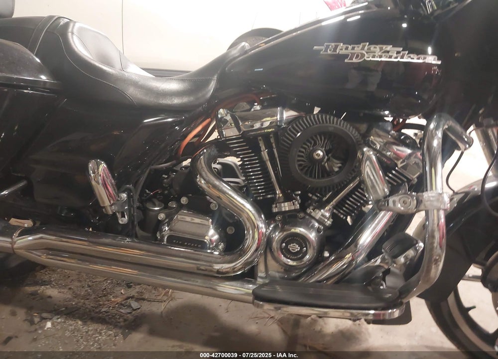 2017 HARLEY-DAVIDSON FLHX STREET GLIDE VIN: 1HD1KBC13HB608298