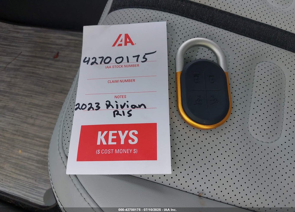2023 RIVIAN R1S VIN: 7PDSGABAXPN018754