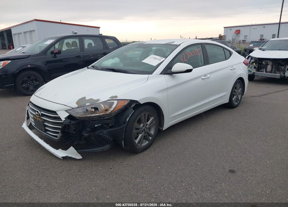 2017 HYUNDAI ELANTRA VIN: 5NPD84LF7HH183946