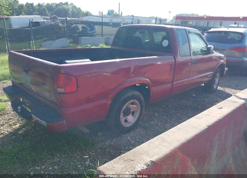 2003 CHEVROLET S-10 LS VIN: 1GCCS19X738211635