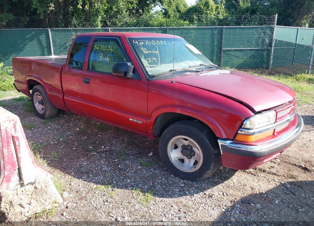 2003 CHEVROLET S-10 LS VIN: 1GCCS19X738211635