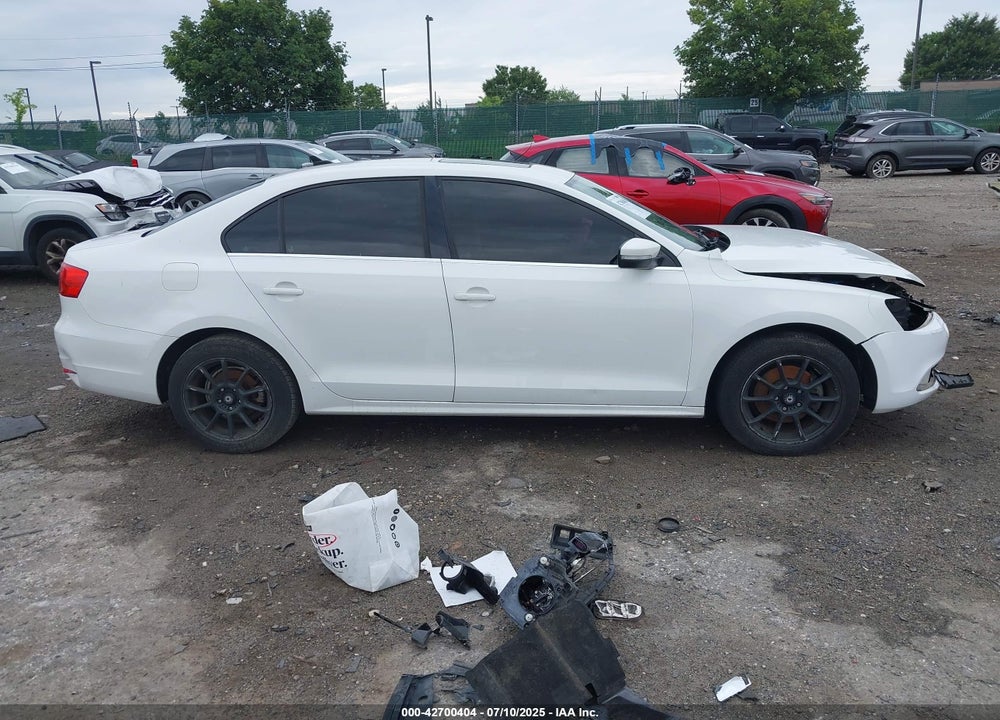 2014 VOLKSWAGEN JETTA 1.8T SE VIN: 3VWD07AJ7EM368744