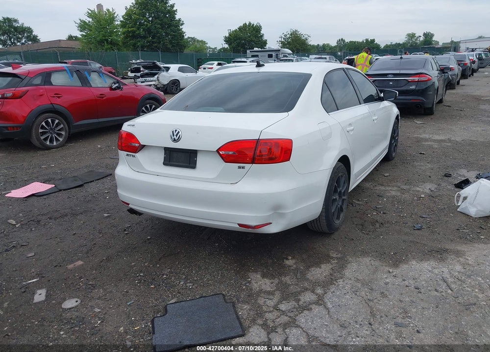 2014 VOLKSWAGEN JETTA 1.8T SE VIN: 3VWD07AJ7EM368744