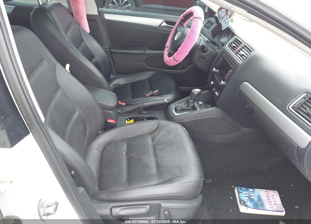 2014 VOLKSWAGEN JETTA 1.8T SE VIN: 3VWD07AJ7EM368744