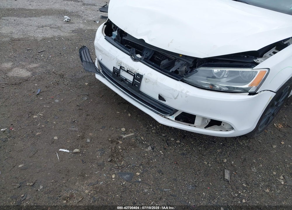 2014 VOLKSWAGEN JETTA 1.8T SE VIN: 3VWD07AJ7EM368744
