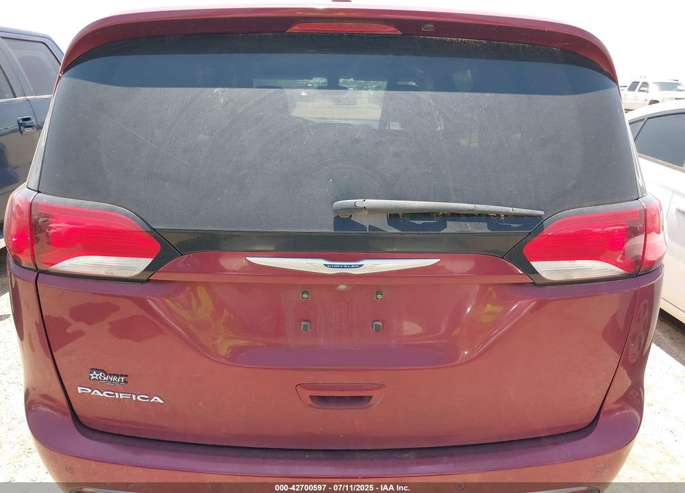 2018 CHRYSLER PACIFICA TOURING L VIN: 2C4RC1BG1JR219054