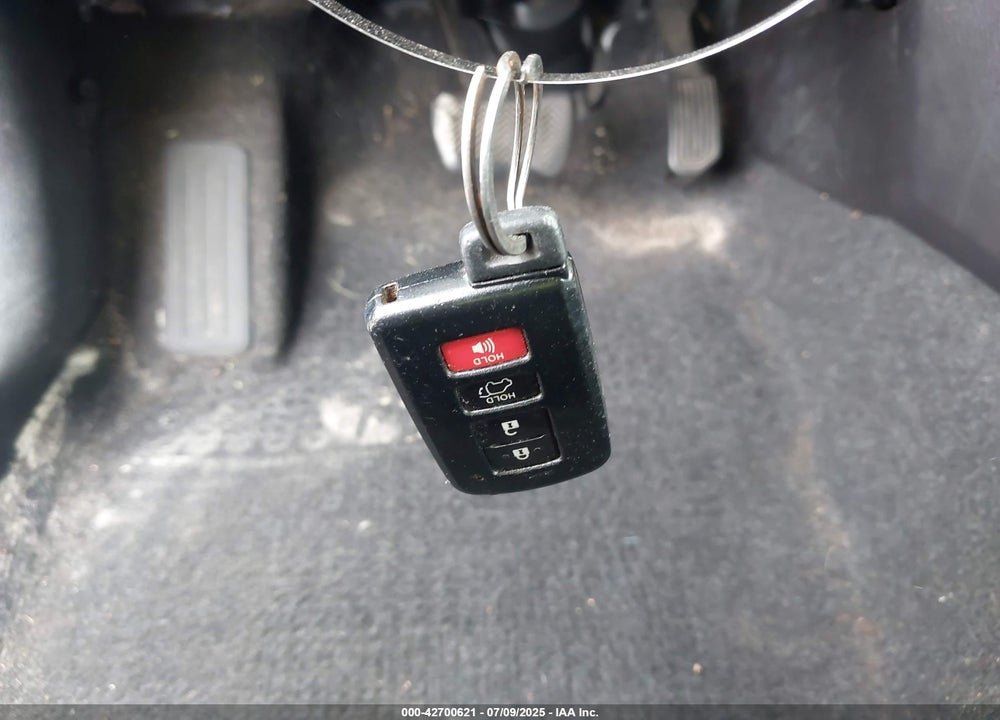 2017 TOYOTA RAV4 VIN: 2T3RFREV8HW646845