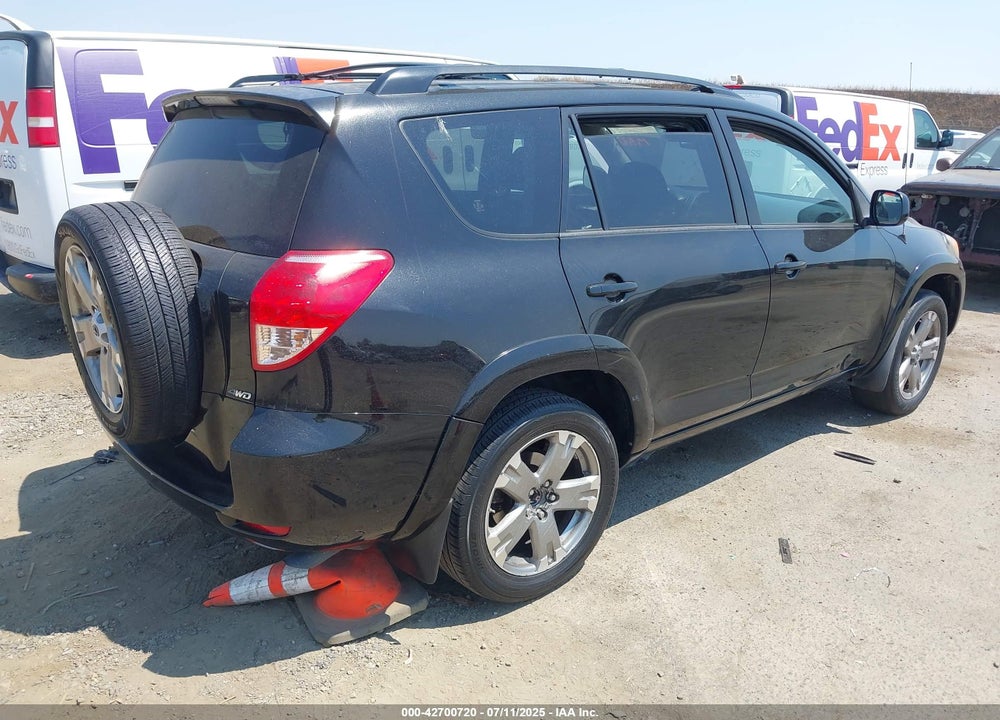 2008 TOYOTA RAV4 VIN: JTMBK32V085070657