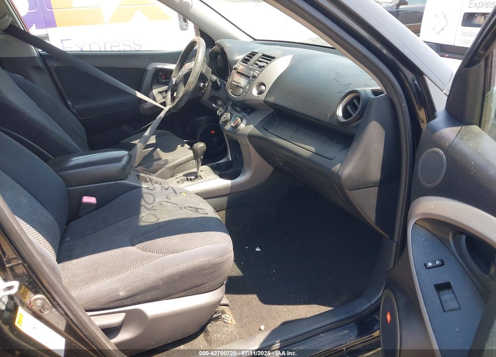 2008 TOYOTA RAV4 VIN: JTMBK32V085070657
