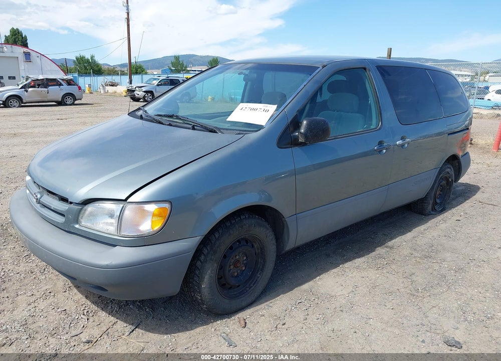 2000 TOYOTA SIENNA CE VIN: 4T3ZF19C0YU210825
