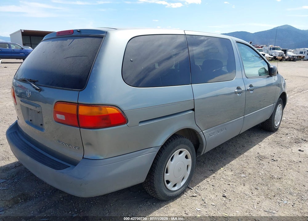 2000 TOYOTA SIENNA CE VIN: 4T3ZF19C0YU210825
