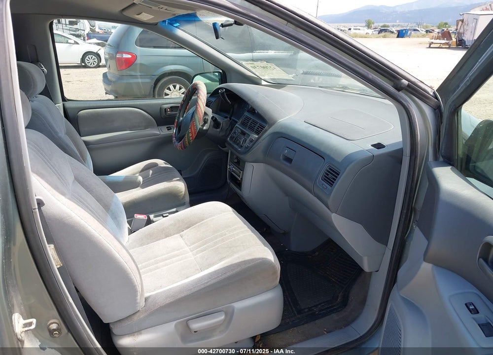2000 TOYOTA SIENNA CE VIN: 4T3ZF19C0YU210825